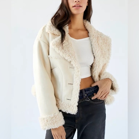 URBAN OUTFITTERS IVORY SHERPA COAT - NWT - Picture 1 of 4